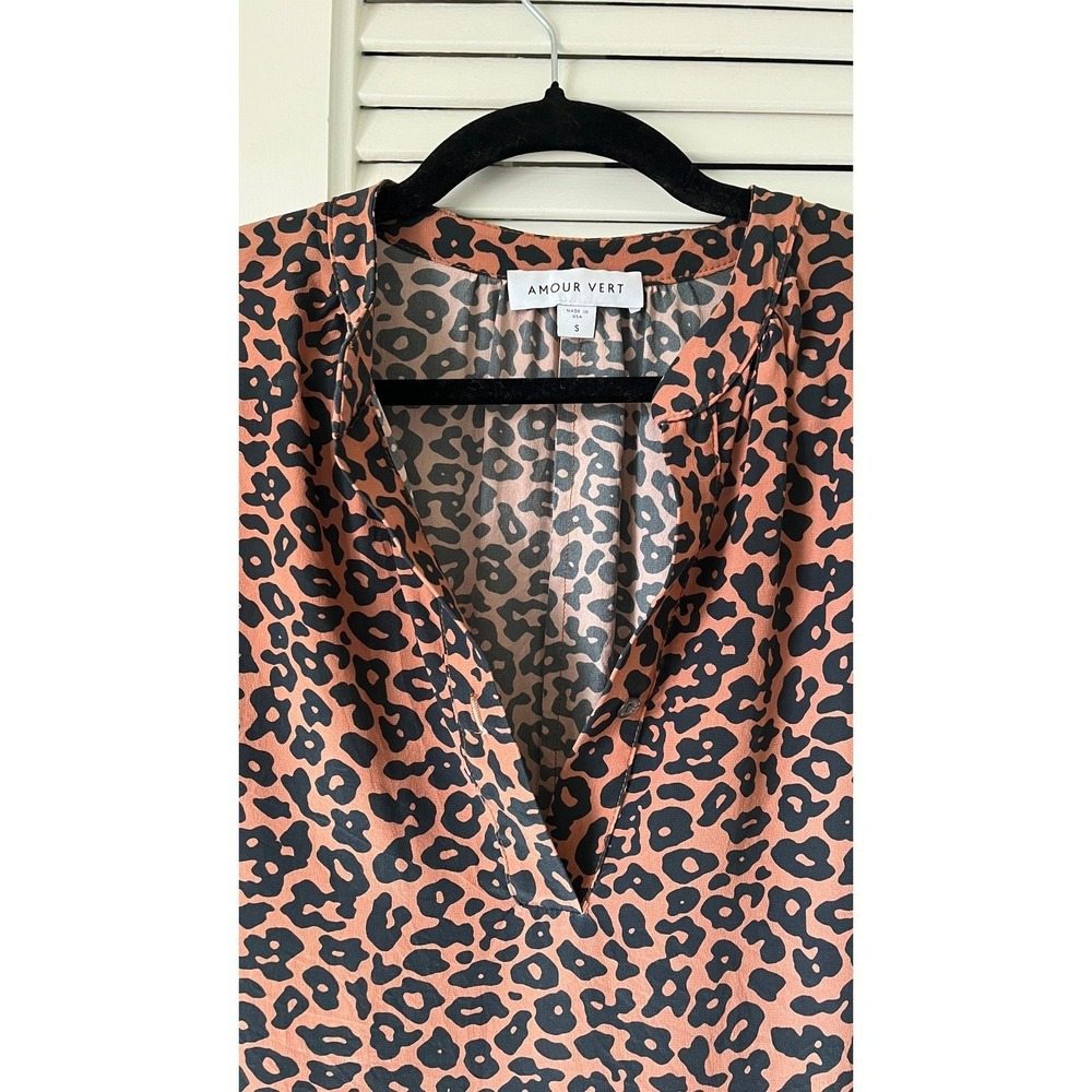 Amour Vert Renata Leopard Print Silk Blouse Cap Sleeve Split-Neck Blouse Sz S - Picture 4 of 10
